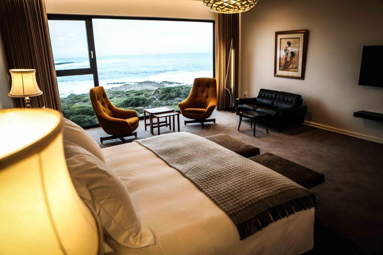 Schulphoek Seafront House Hermanus Exterior foto A room at the Bay of Agulhas