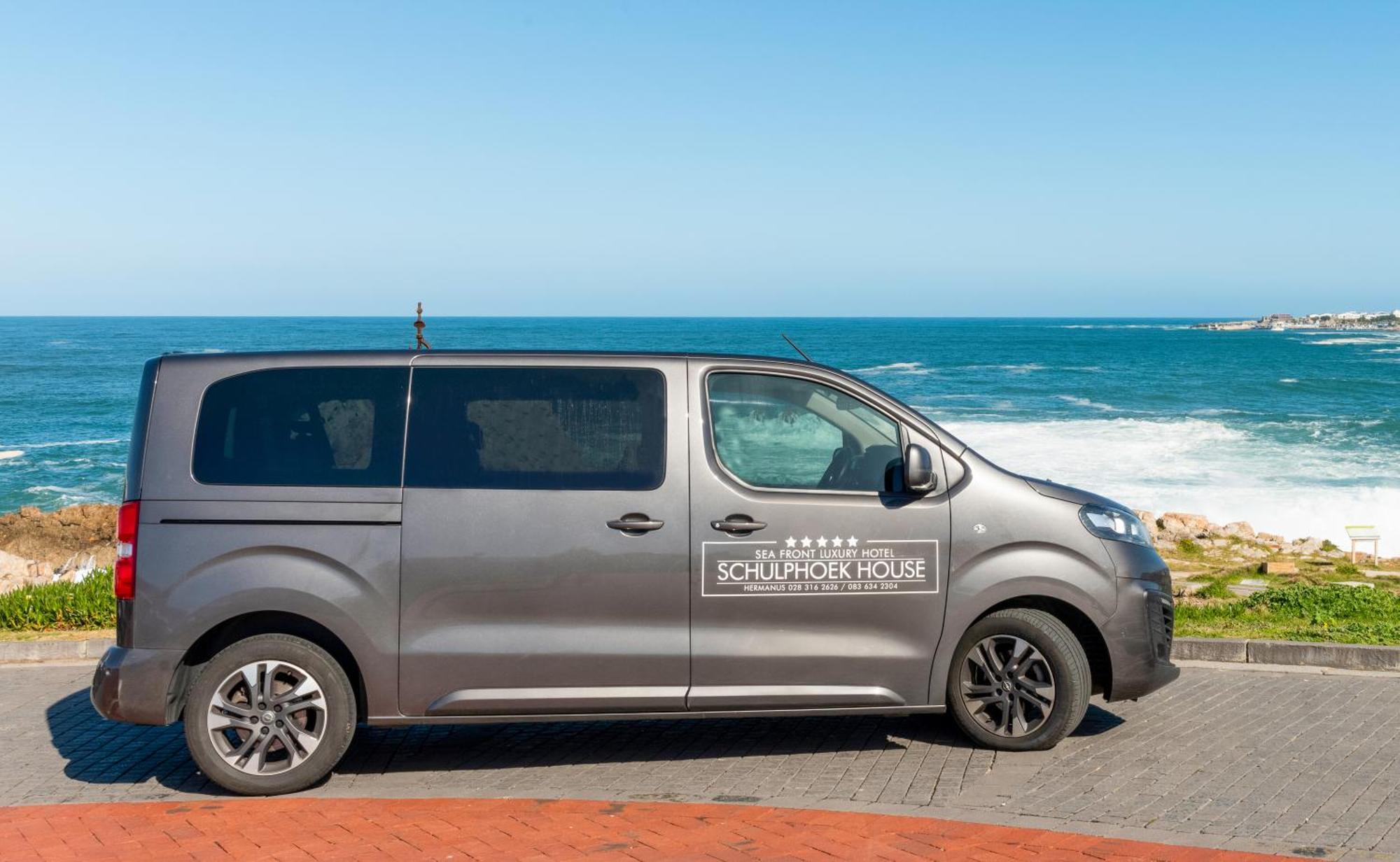 Schulphoek Seafront House Hermanus Exterior foto A school pick-up vehicle