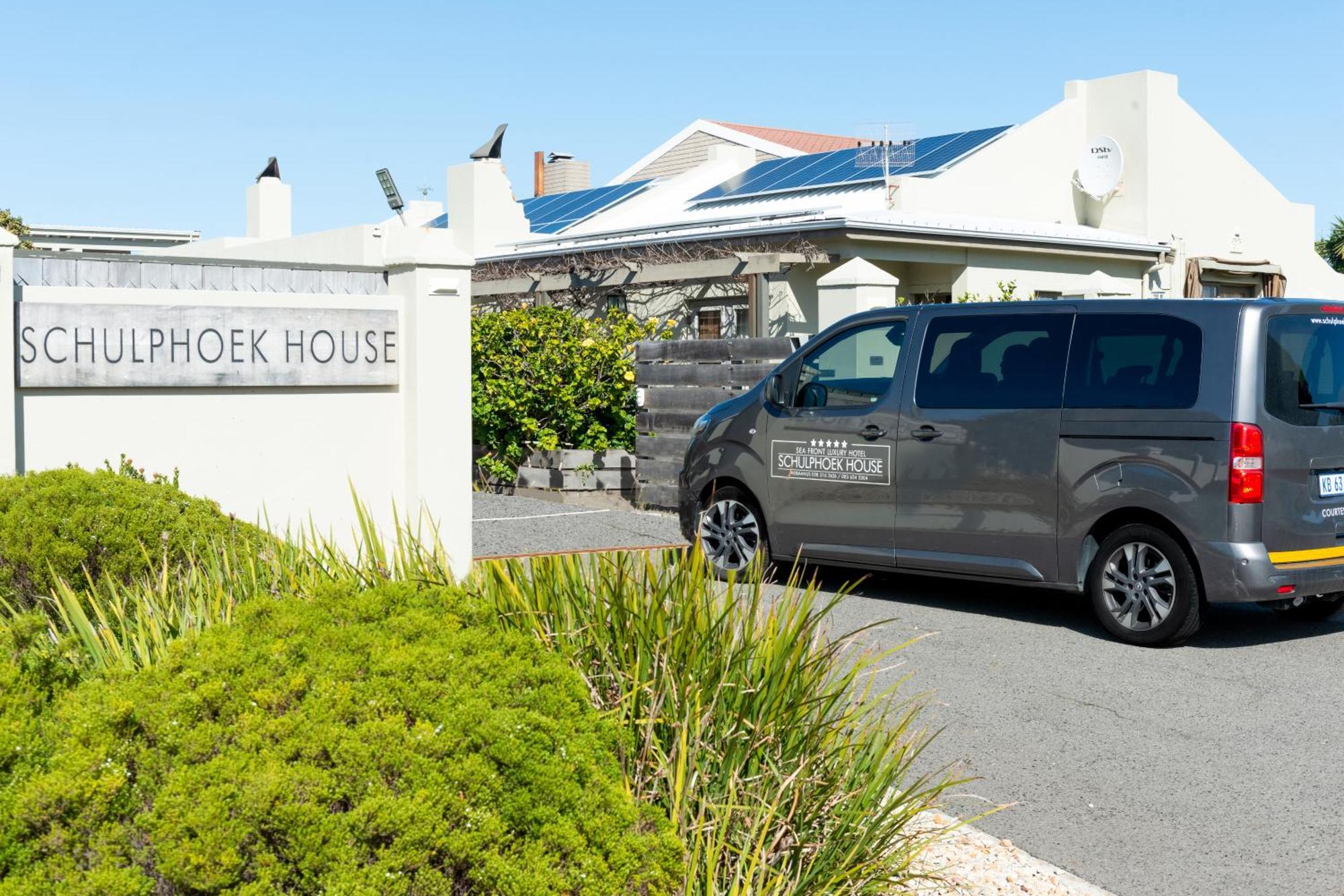 Schulphoek Seafront House Hermanus Exterior foto Entrance to the hospice