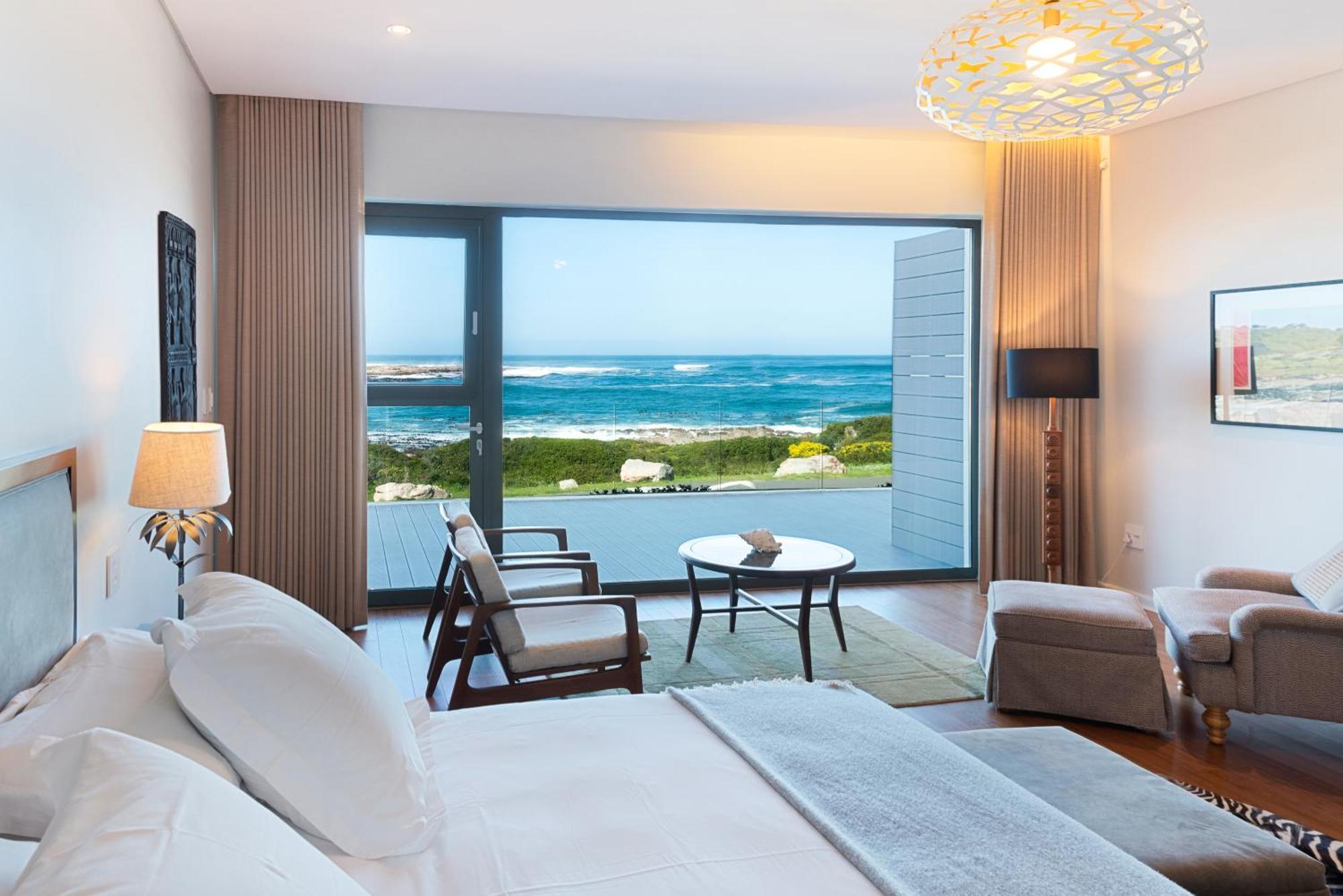 Schulphoek Seafront House Hermanus Exterior foto A room at the hotel