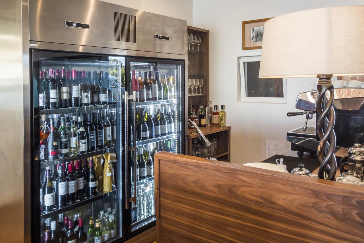 Schulphoek Seafront House Hermanus Exterior foto A wine cooler