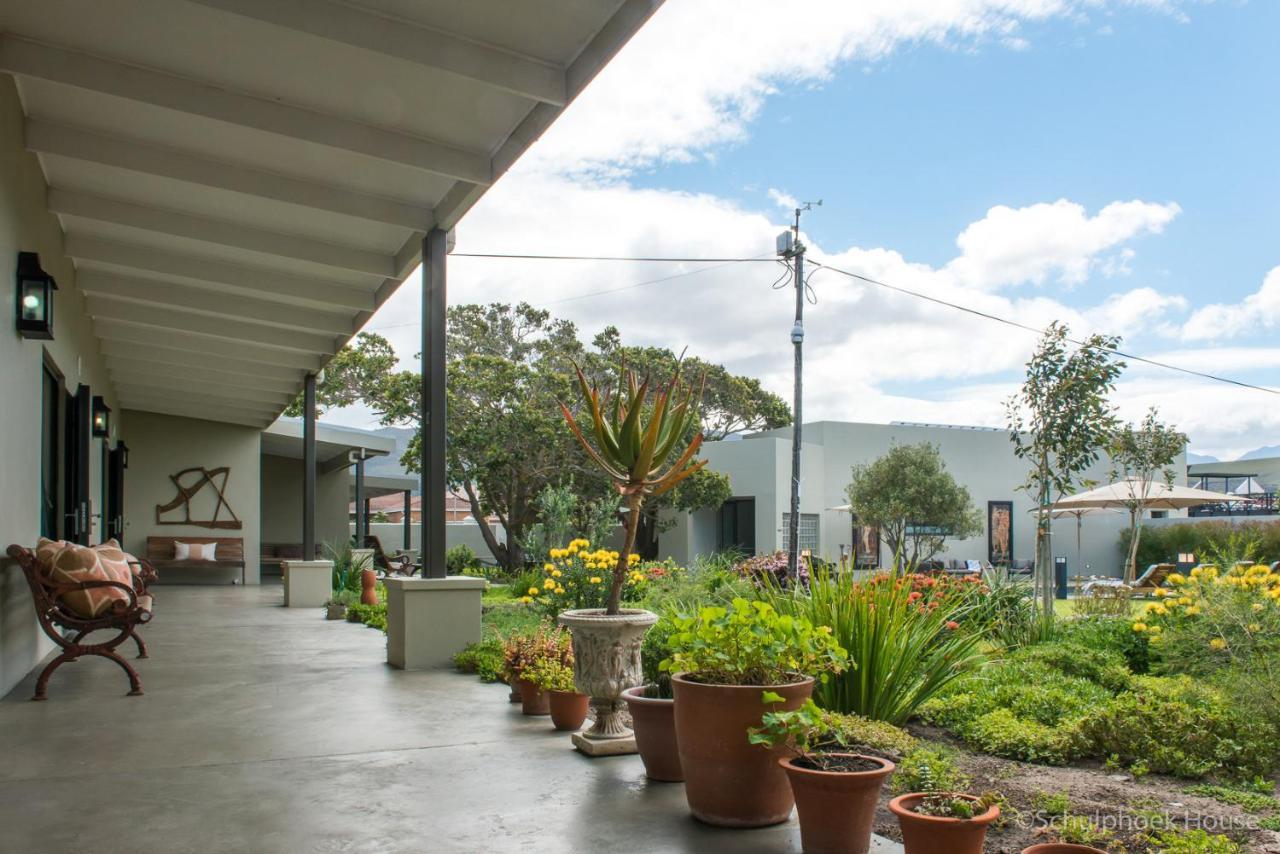 Schulphoek Seafront House Hermanus Exterior foto The courtyard at the San Diego Center for Spiritual Living