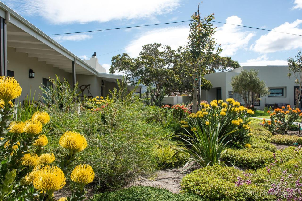 Schulphoek Seafront House Hermanus Exterior foto The gardens at the National Centre for Palliative Care