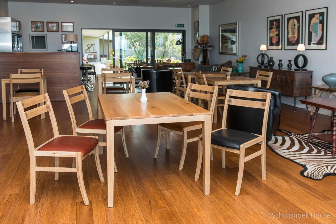 Schulphoek Seafront House Hermanus Exterior foto A dining room set