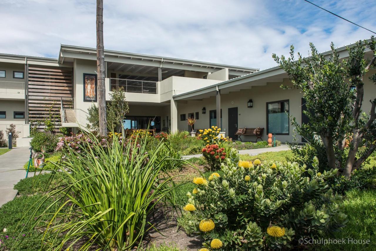 Schulphoek Seafront House Hermanus Exterior foto The school's library
